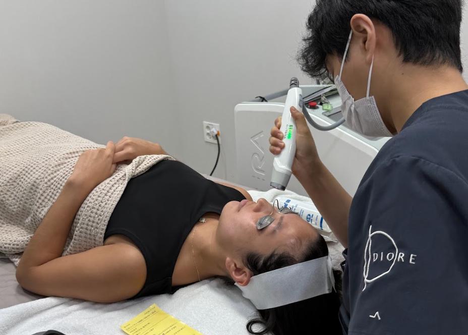 Perché la Corea è in testa al capitale globale del turismo per la cura della pelle: più economica, più sicura e più avanzata rispetto a qualsiasi altro posto nel mondo.