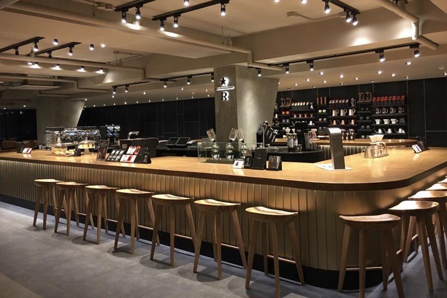 rows of bar seats a reserve bar at cheongdam-dong starbucks 