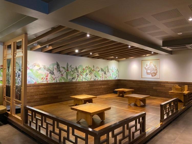 韓国スタバ、韓国変なスタバ、スターバックス、スターバックスコーヒー、韓国スターバックス、韓国のスタバ、韓国独特な店舗、韓国一風変わった店舗、不思議な店舗