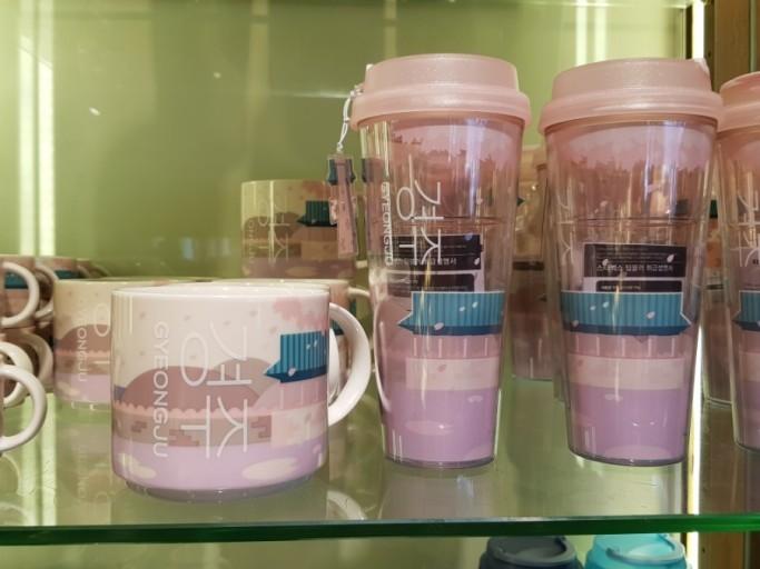 韓国スタバ、韓国変なスタバ、スターバックス、スターバックスコーヒー、韓国スターバックス、韓国のスタバ、韓国独特な店舗、韓国一風変わった店舗、不思議な店舗