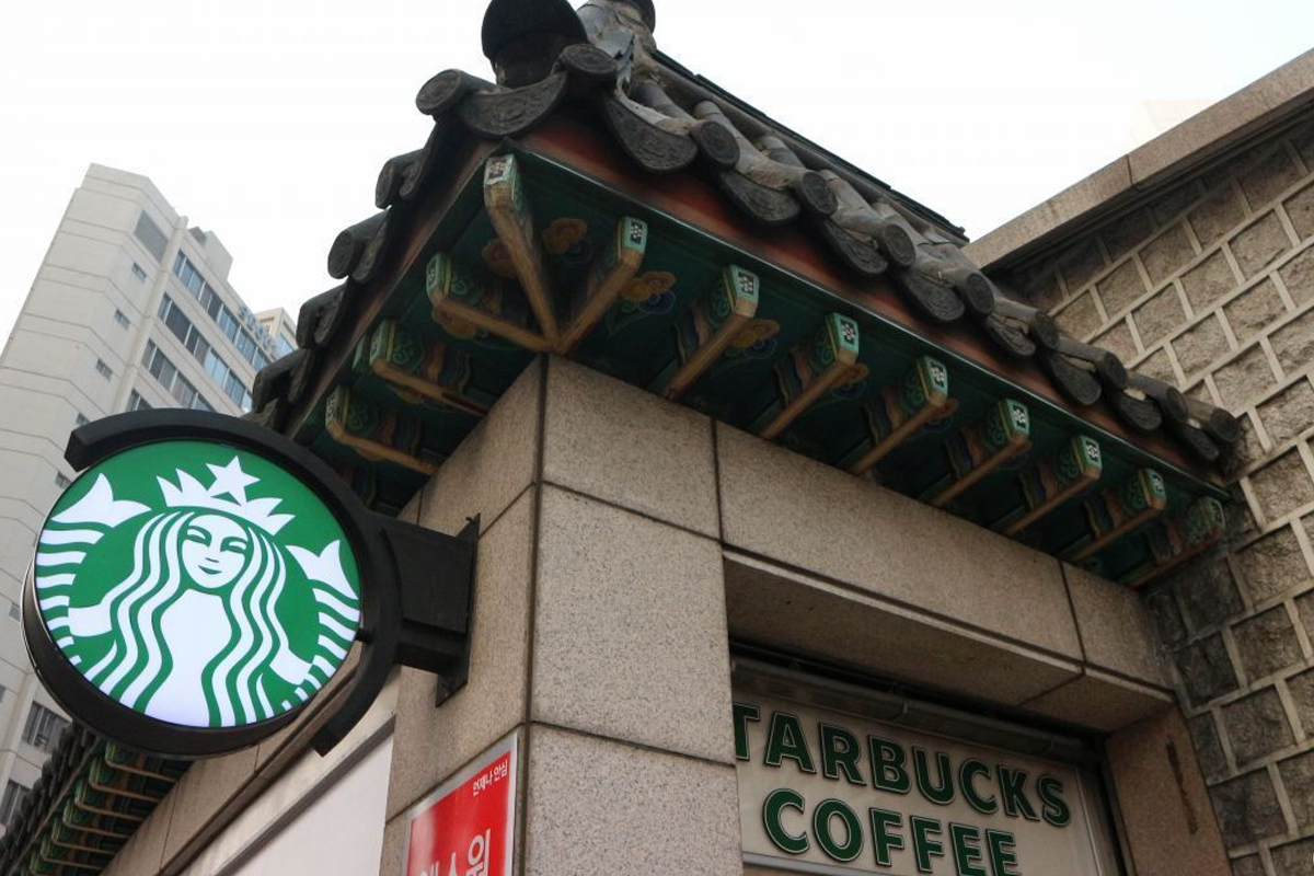 韓国スタバ、韓国変なスタバ、スターバックス、スターバックスコーヒー、韓国スターバックス、韓国のスタバ、韓国独特な店舗、韓国一風変わった店舗、不思議な店舗、韓屋スタバ、韓屋スターバックス、漢江、ハンガン、漢江スタバ、ハンガンスタバ