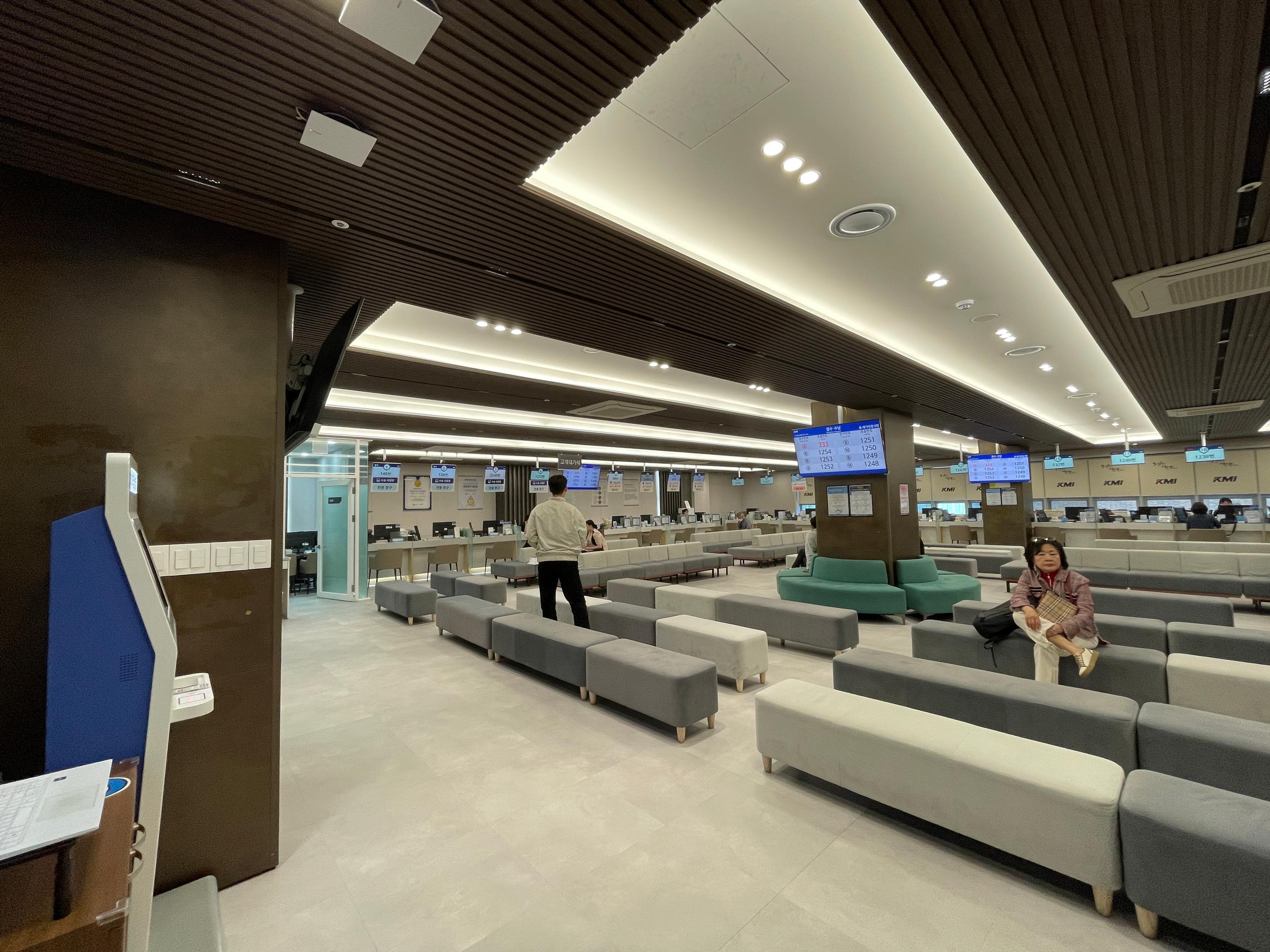 4층-접수하는곳-즉시외국인안내가능.JPG
