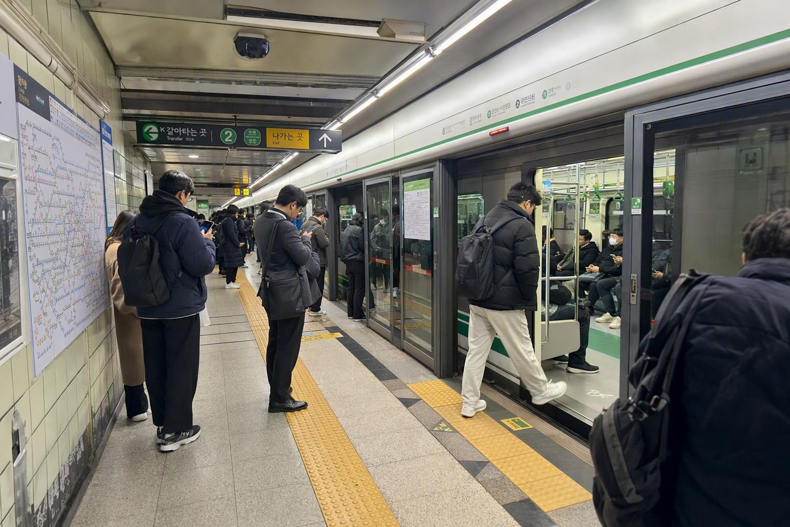首尔地铁乘客指南:官方线路图、路线、票价与机场列车