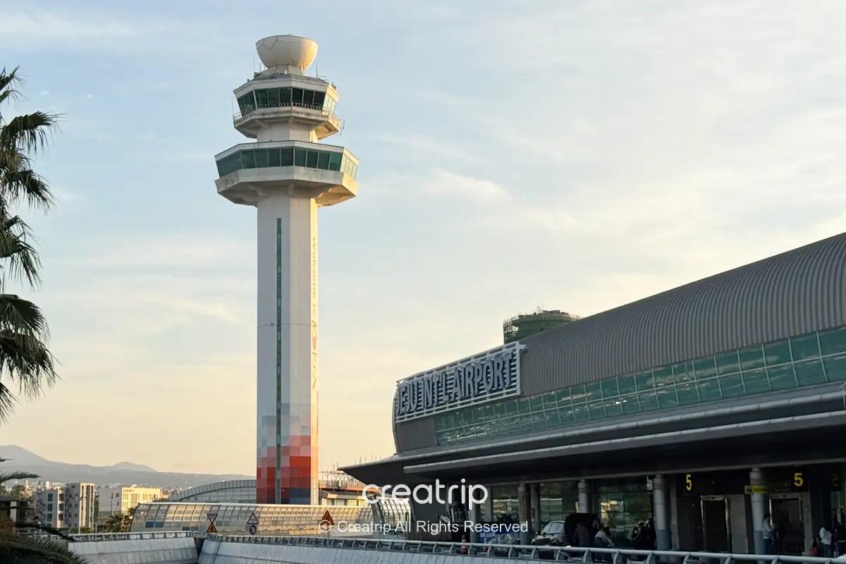 夕暮れの済州国際空港