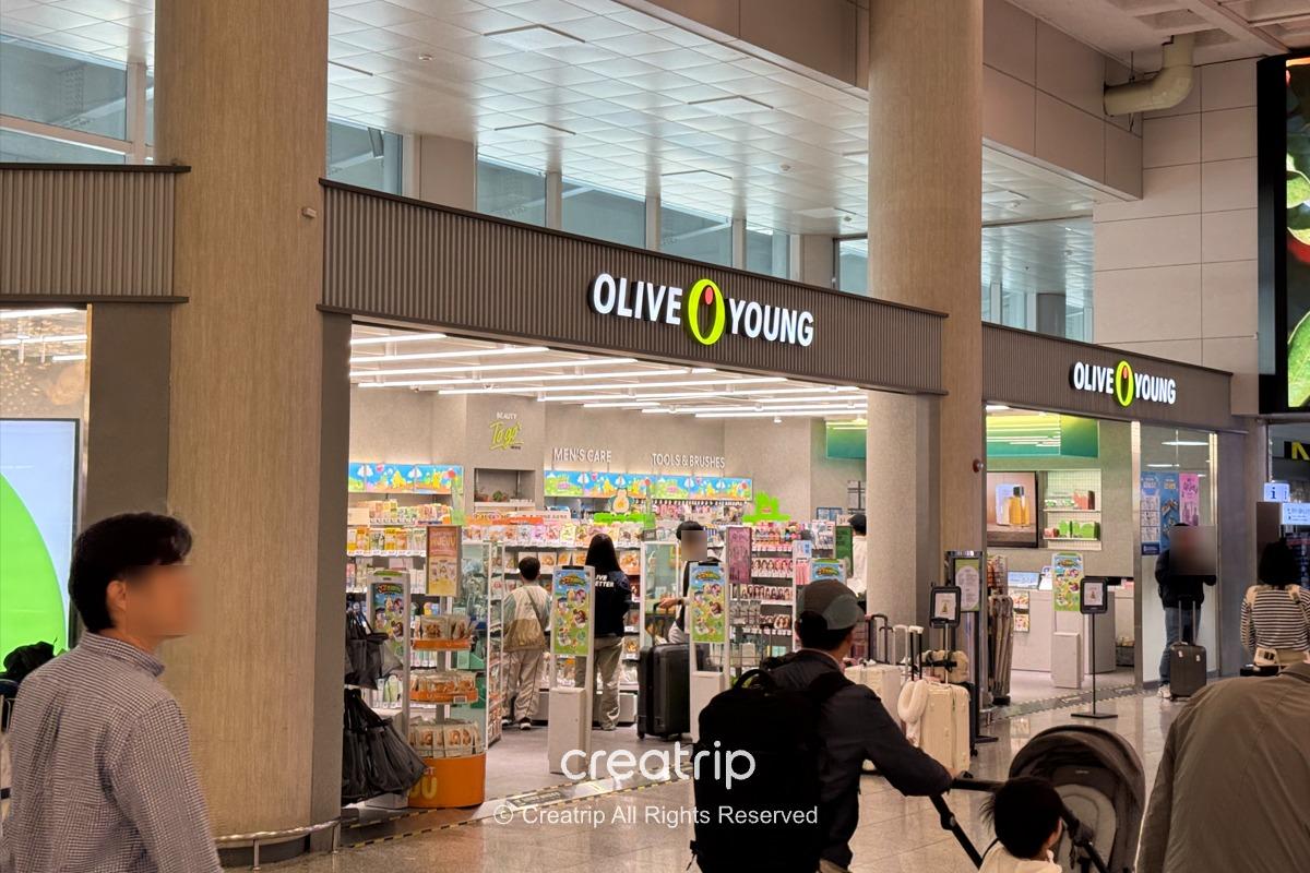 済州空港1階のオリーブヤング