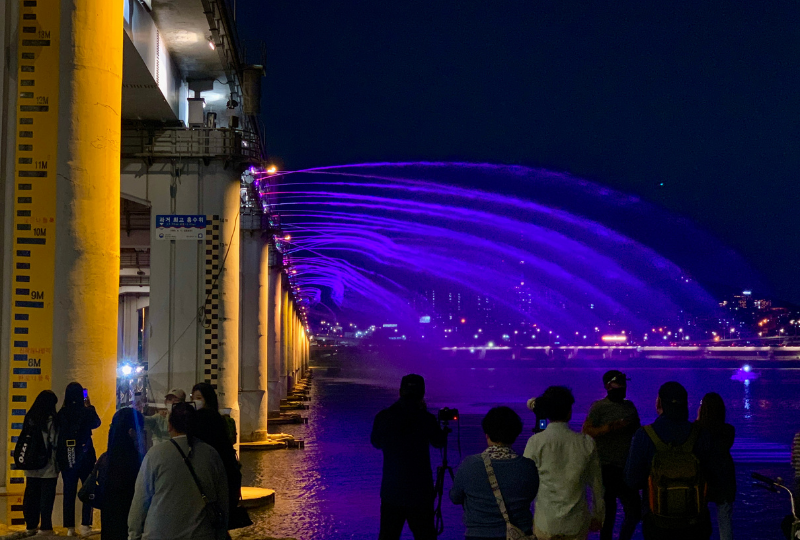 盤浦大橋月光彩虹噴泉