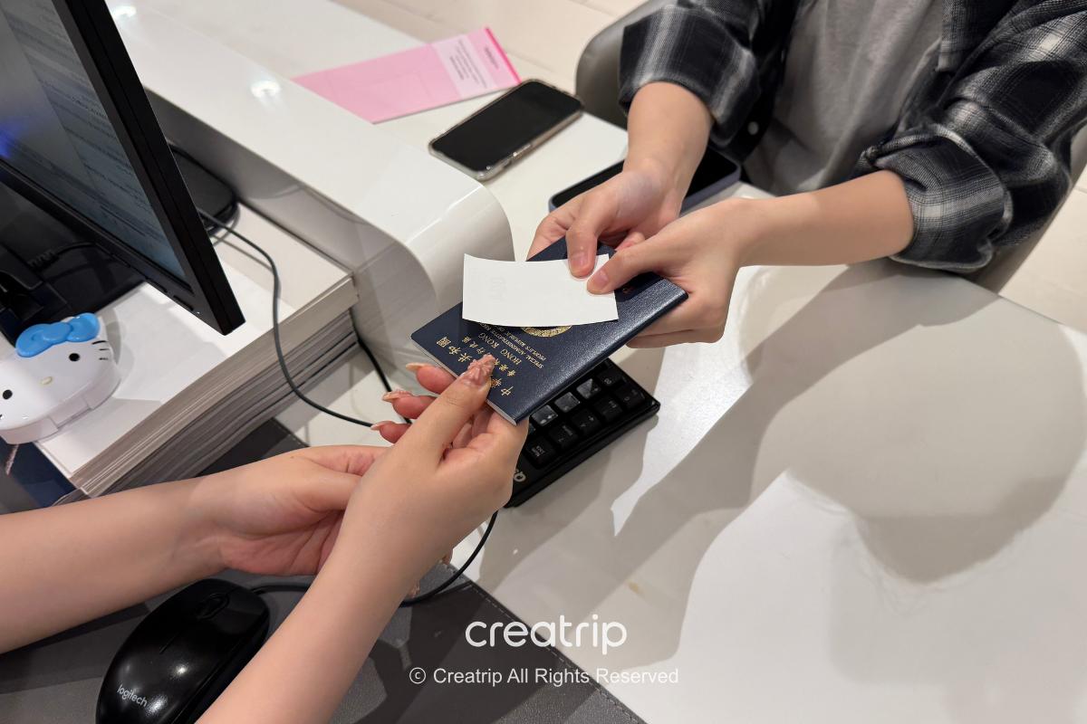 Customer Service Center on the 10th floor of the Main Building, redeem gift vouchers with receipts and a passport