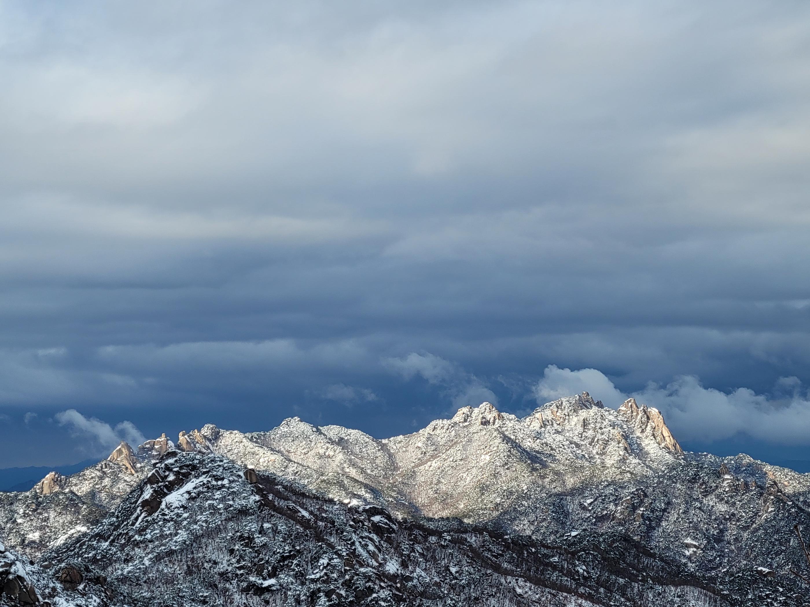 道峰山韓國行山景點，欣賞北漢山岩稜景色同自然風景