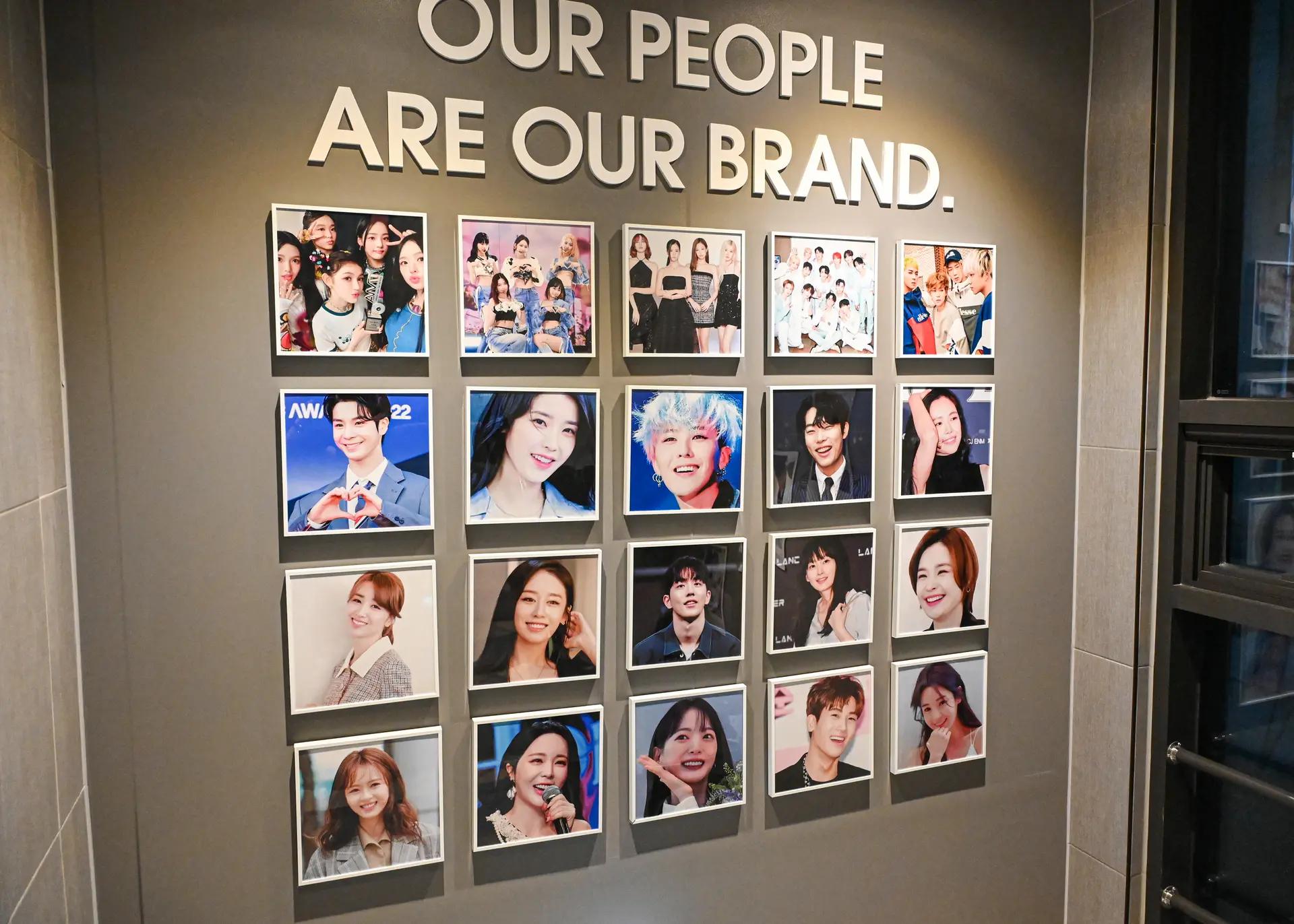 迷你詩牙科醫院內展示嘅名人案例圖片