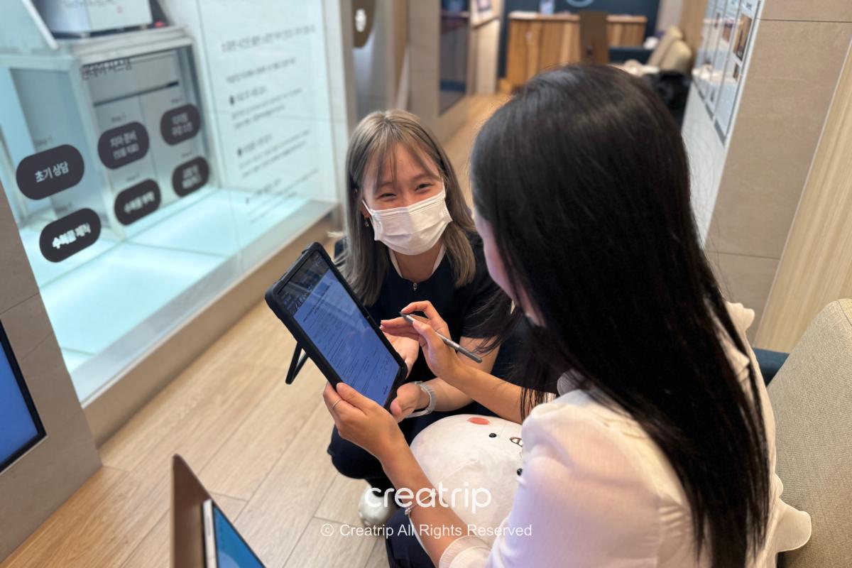 Completing the questionnaire on a tablet