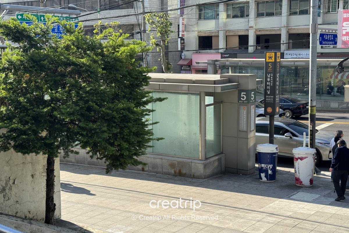 南部ターミナル駅前の様子