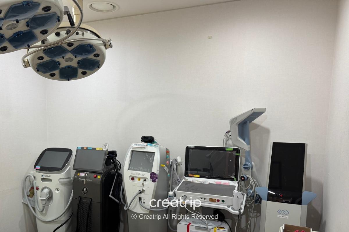 施術室に設置された美容医療機器