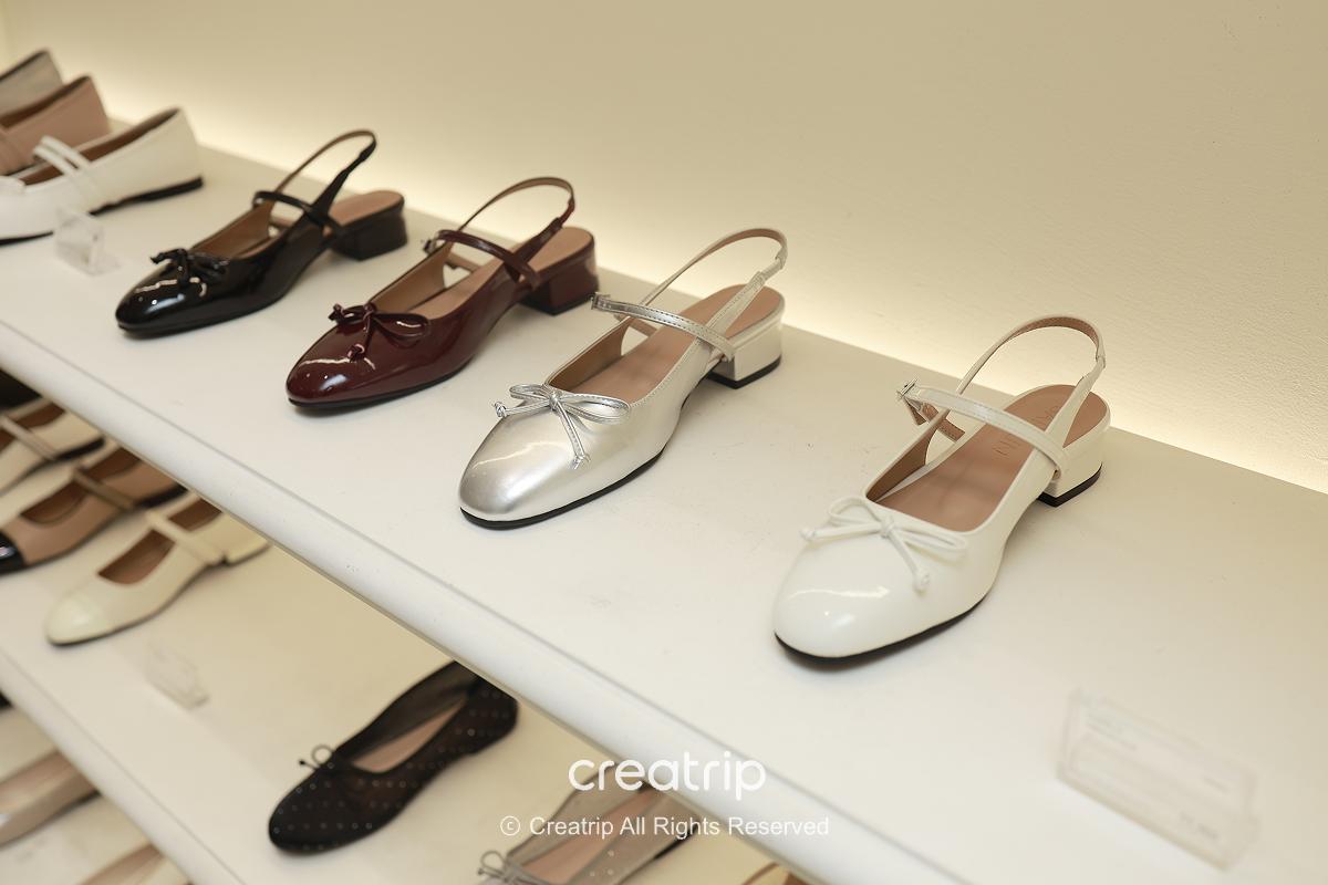 Bright first-floor shoe displays inside SAPPUN Myeongdong Stage