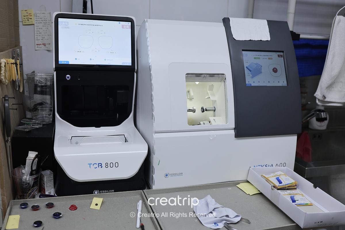 GANA OPTICAL 25.jpg