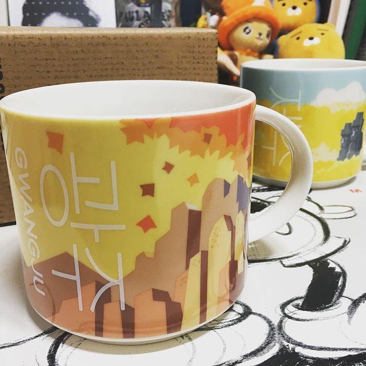 光州星巴克城市主题马克杯，捕捉秋季无等山的别样美。