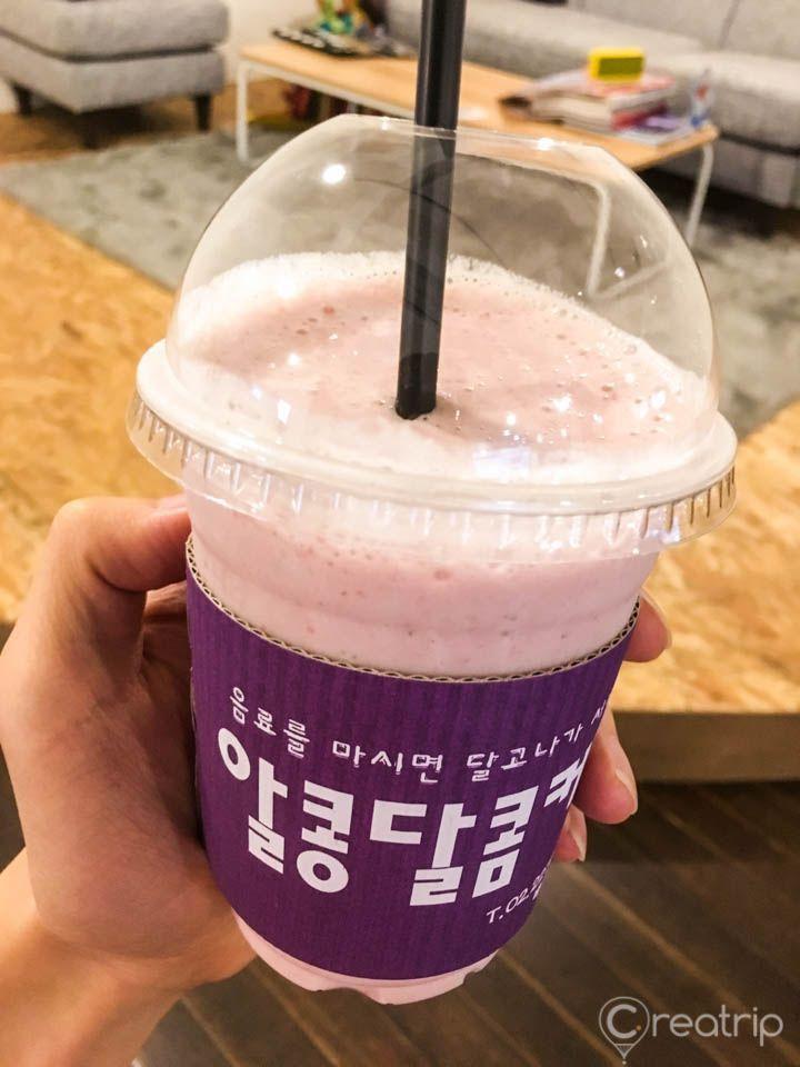 香蕉士多啤梨飲品，粉色飲料清吸引眼球，水果的新鮮與甜度令人瞬間感受韓國水果飲品的獨特魅力。