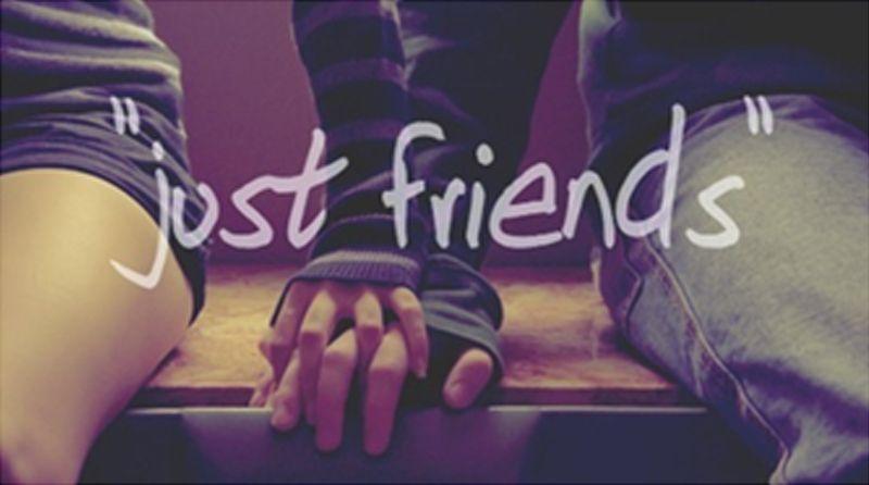 兩個人手牽手，畫面上寫著“只是朋友”，暗示曖昧或友達以上戀人未滿的關係。