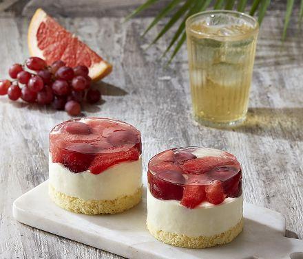 星巴克夏季限定Summer Jelloha蛋糕，上层有葡萄柚果冻