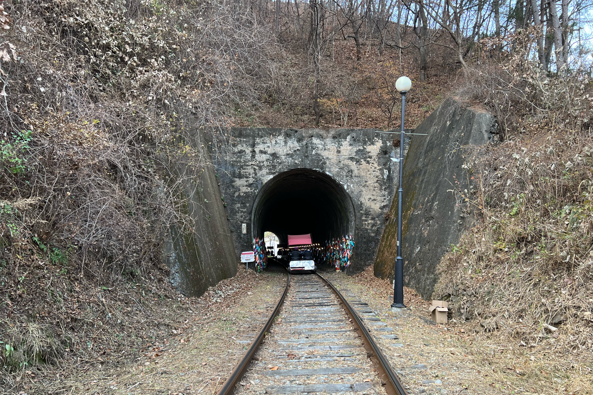 韓国地方旅行、韓国観光地、江原道、カンウォンド、春川、チュンチョン、江村レールバイク、金裕貞駅