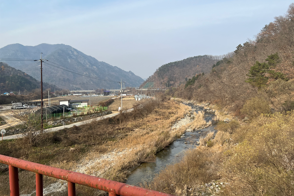 韓国地方旅行、韓国観光地、江原道、カンウォンド、春川、チュンチョン、江村レールバイク、金裕貞駅