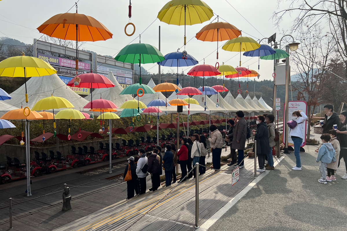 韓国地方旅行、韓国観光地、江原道、カンウォンド、春川、チュンチョン、江村レールバイク、金裕貞駅