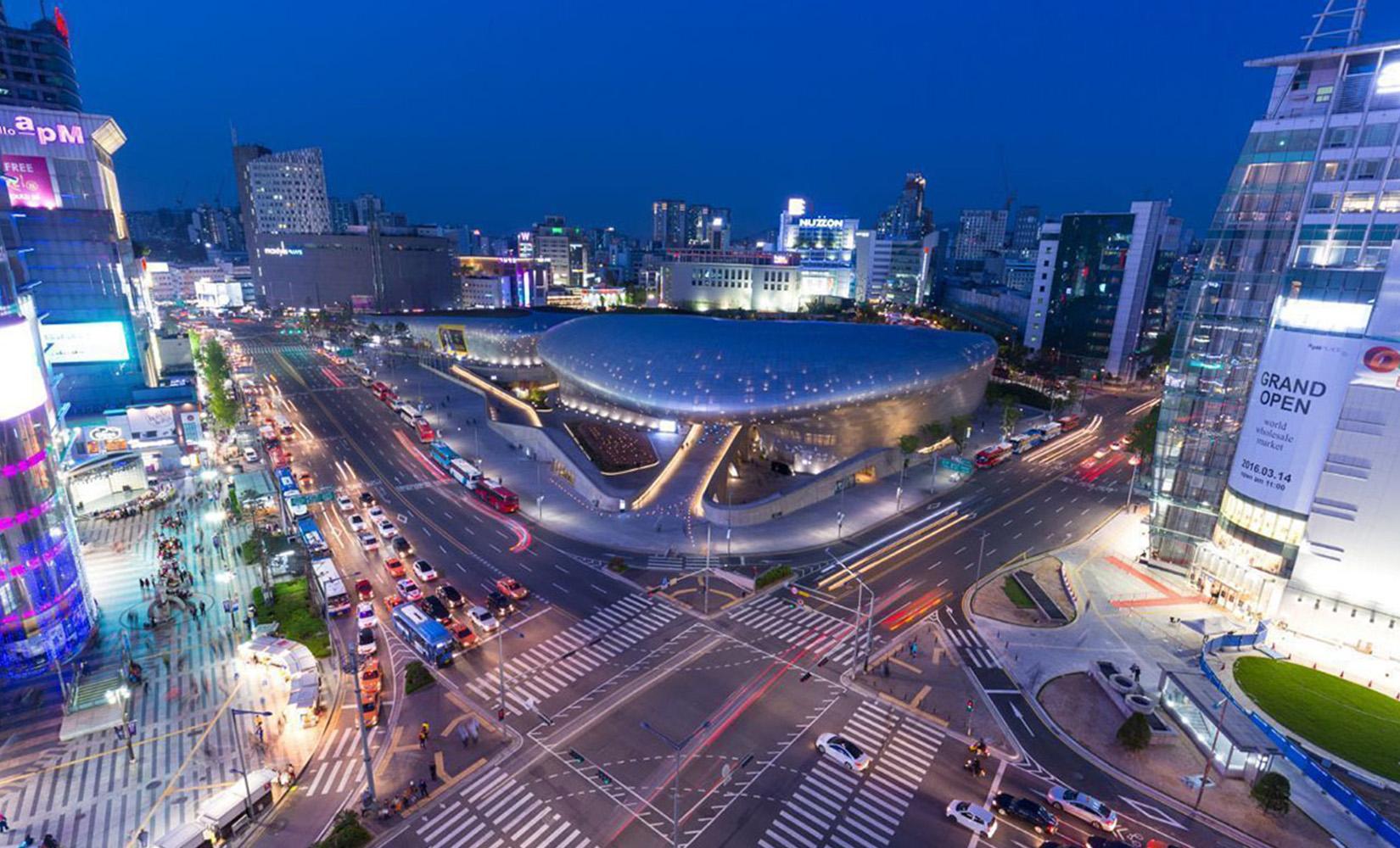 Dongdaemun Design Plaza (DDP): Công trình kiến trúc độc đáo ở Seoul