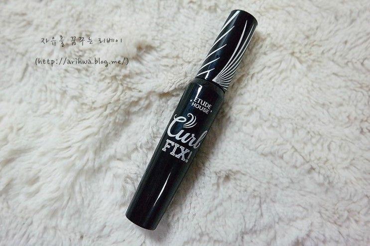Etude House Curl Fix! Mascara product photography, highlighting the sleek design ideal for achieving dramatic lashes.