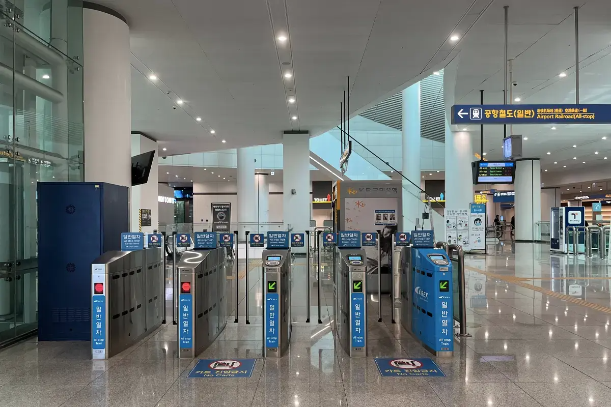 韓國旅行 仁川機場快線AREX 韓國機場交通 AREX直通車 仁川機場去首爾最快方法 仁川機場去首爾交通 AREX車票價錢 AREX車票購買方法 AREX月台 首爾站