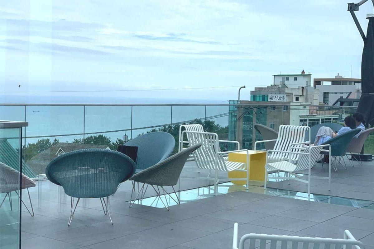 Cafe In Busan terrace