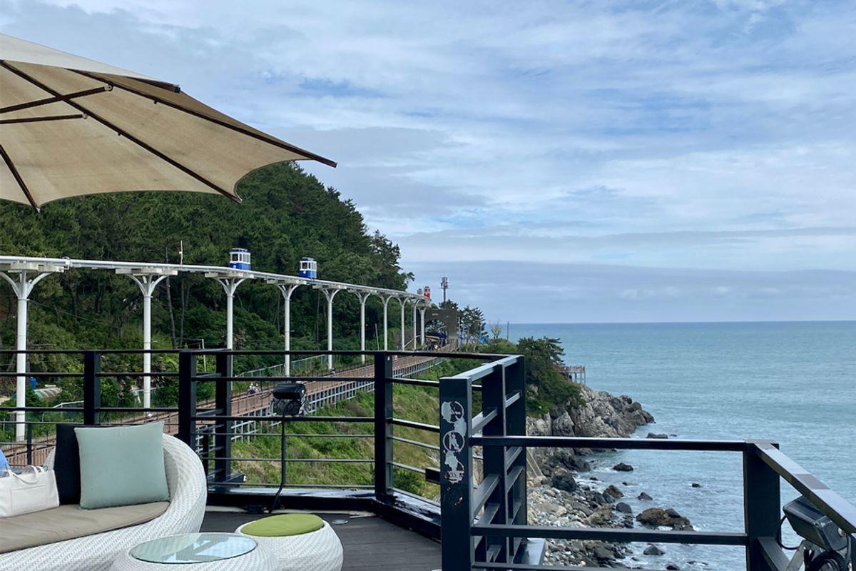 Edge 993 terrace view