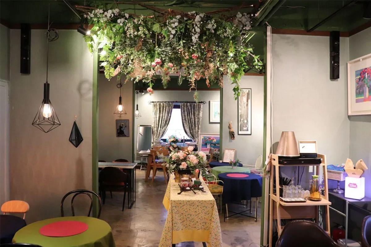 interior of Maison Cote