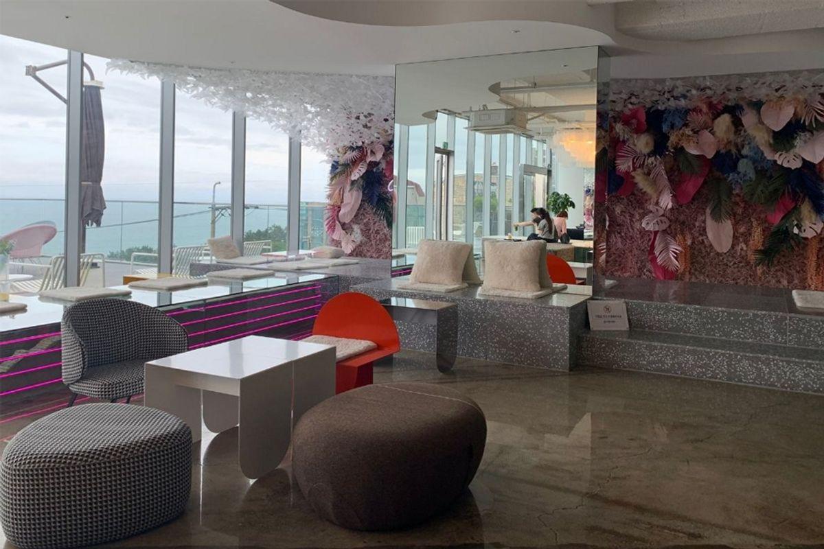 Cafe In Busan interior