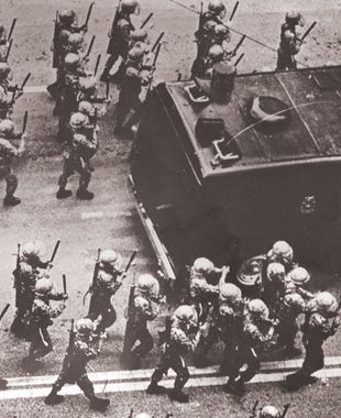 บางที ประชาธิปไตยก็งอกงามในที่ที่ประชาชนทนทุกข์กับลูกกระสุนและความเจ็บปวด...วันที่ 18 พฤษภาคมกับการเคลื่อนไหวเพื่อเรียกร้องประชาธิปไตยเมื่อ 40 ปีก่อน