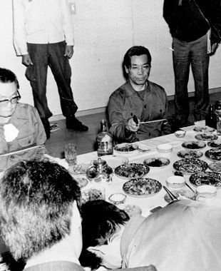 บางที ประชาธิปไตยก็งอกงามในที่ที่ประชาชนทนทุกข์กับลูกกระสุนและความเจ็บปวด...วันที่ 18 พฤษภาคมกับการเคลื่อนไหวเพื่อเรียกร้องประชาธิปไตยเมื่อ 40 ปีก่อน