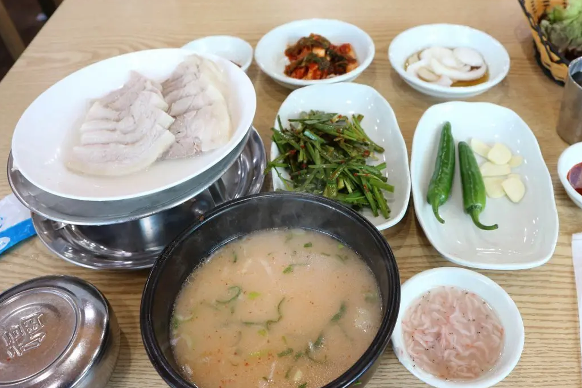 釜山美食 釜山豬肉湯飯 推薦 2025 釜山湯飯店推薦 釜山必吃
