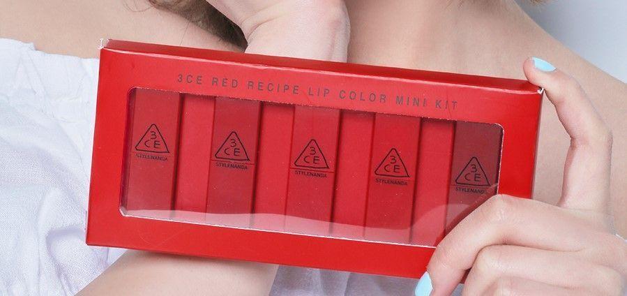 在白色背景上的3CE红色系列口红迷你套装