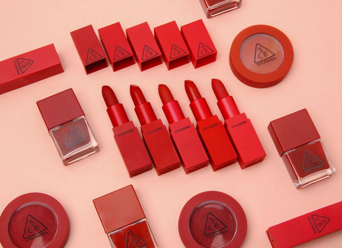 多种3CE红色系列产品展示，包含口红与指甲油