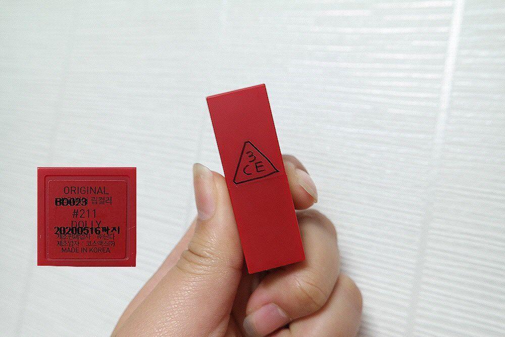 3CE红色系列口红色号211的涂抹效果展示