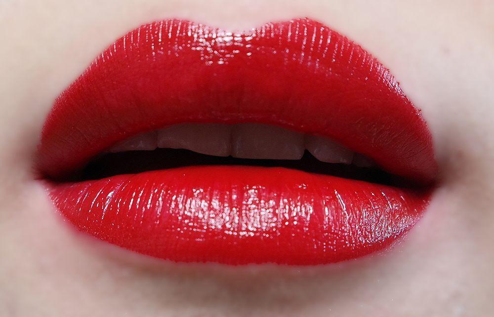 3CE红色系列口红色号215唇膏涂抹效果