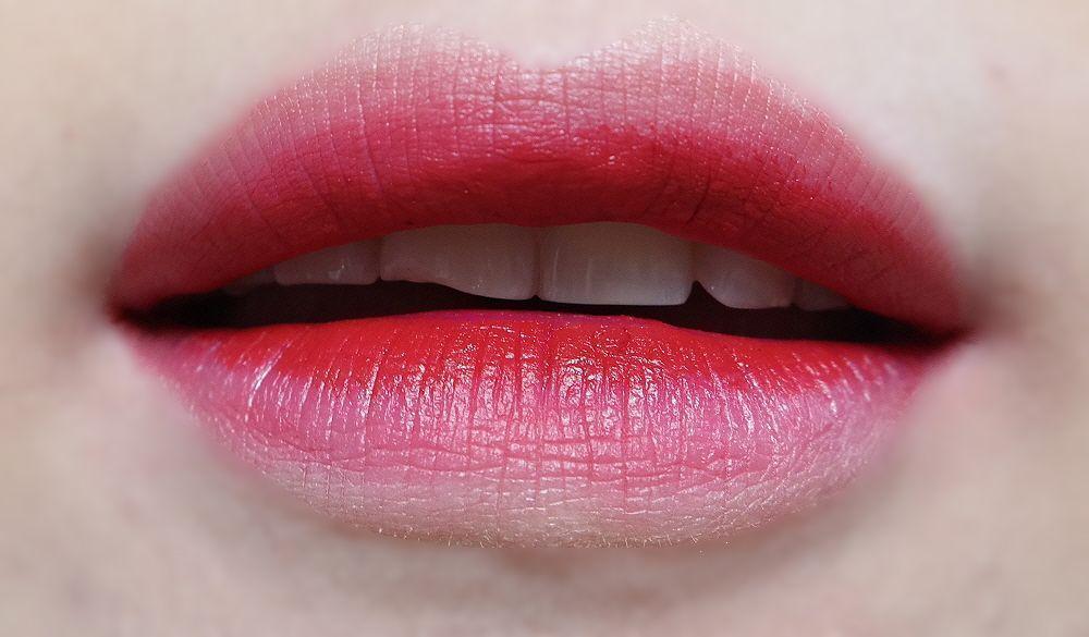 展示3CE红色系列口红色号211产品细节