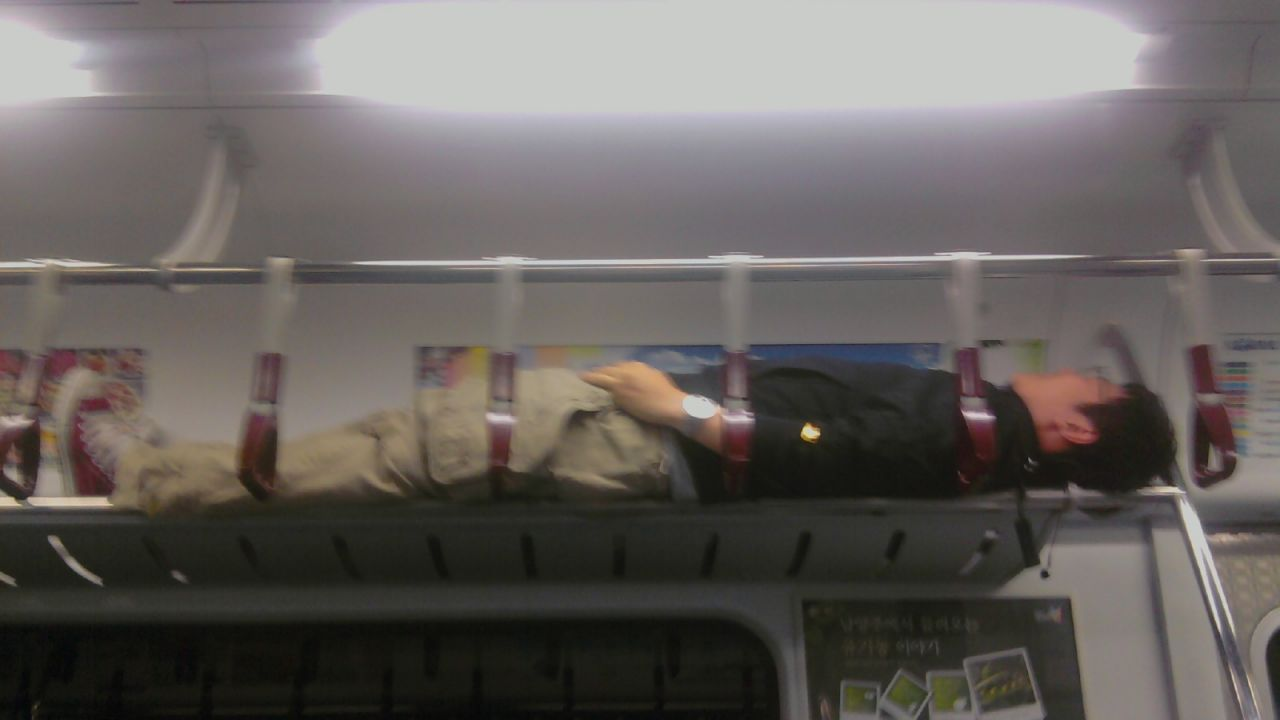 Vài nét về văn hóa uống rượu ở Hàn Quốc sẽ khiến bạn có cái nhìn khác về đất nước này 