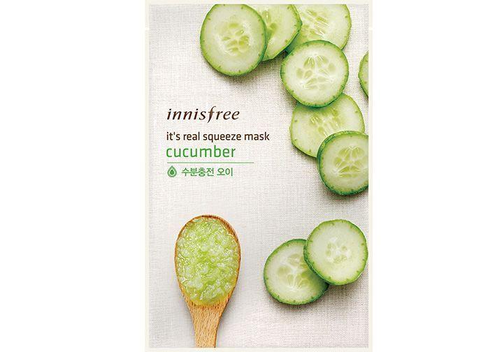 Innisfree黄瓜面膜产品图片，展示面膜包装与新鲜黄瓜片。