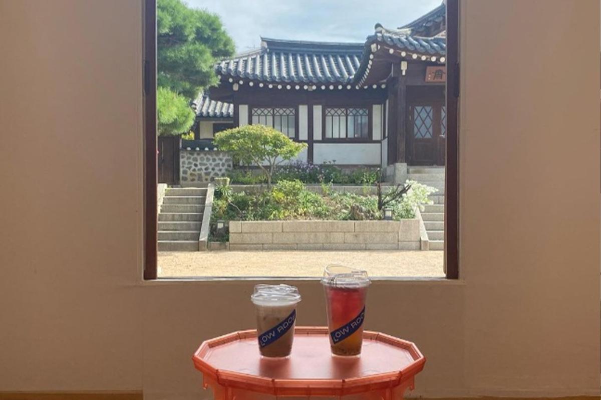 韓国、韓国旅行、韓国観光、ソウル、ソウル旅行、韓国カフェ、ソウルカフェ、韓国カフェ巡り、韓屋カフェ、韓屋村、北村、恩平、韓国伝統、韓国文化、三清洞、城北洞、韓国デザート、伝統菓子、伝統茶、オミジャ茶、パッピンス