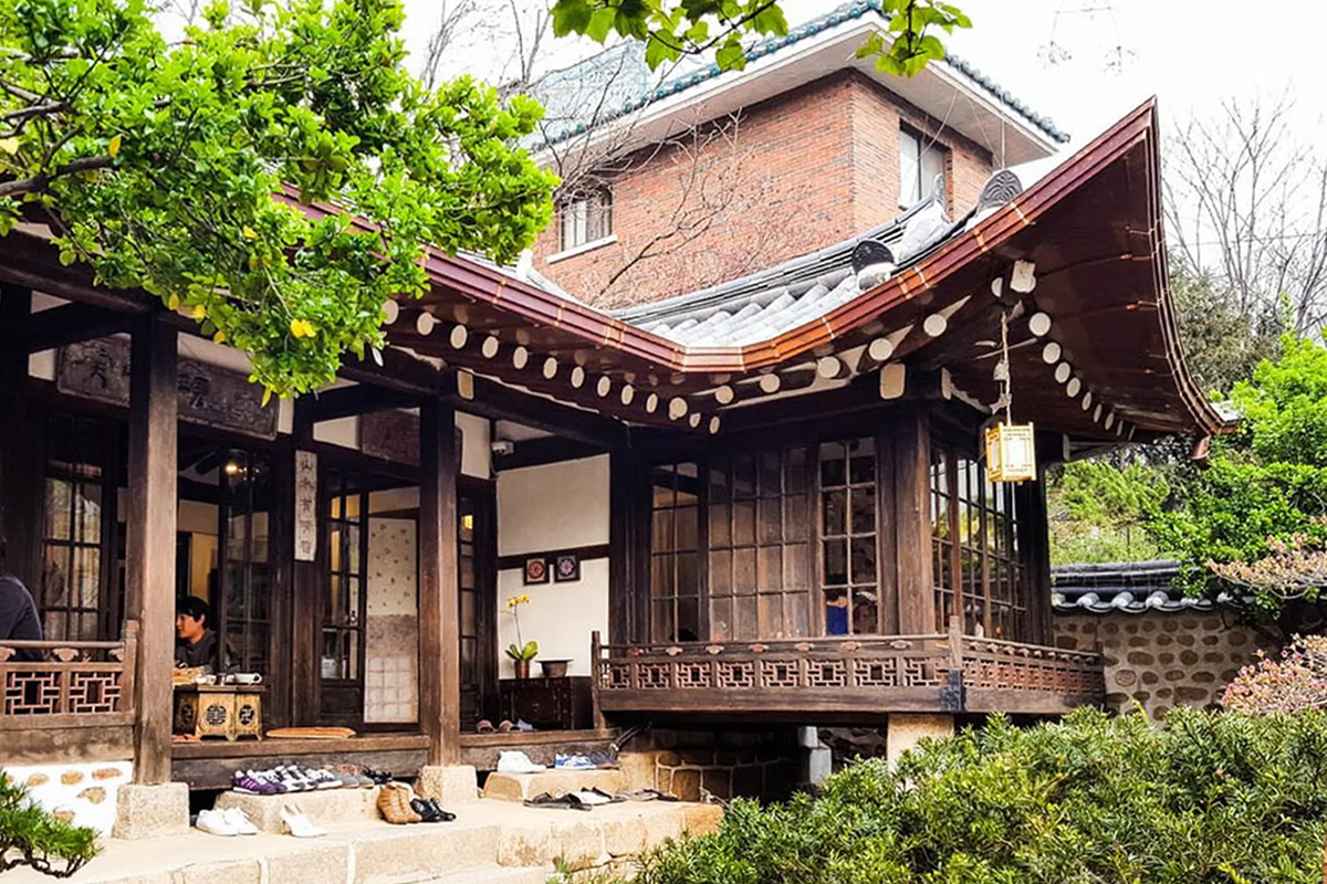 韓国、韓国旅行、韓国観光、ソウル、ソウル旅行、韓国カフェ、ソウルカフェ、韓国カフェ巡り、韓屋カフェ、韓屋村、北村、恩平、韓国伝統、韓国文化、三清洞、城北洞、韓国デザート、伝統菓子、伝統茶、オミジャ茶、パッピンス