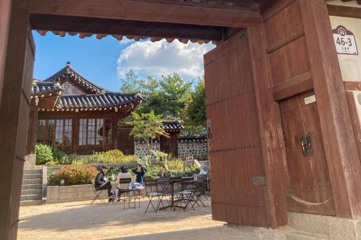 韓国、韓国旅行、韓国観光、ソウル、ソウル旅行、韓国カフェ、ソウルカフェ、韓国カフェ巡り、韓屋カフェ、韓屋村、北村、恩平、韓国伝統、韓国文化、三清洞、城北洞、韓国デザート、伝統菓子、伝統茶、オミジャ茶、パッピンス