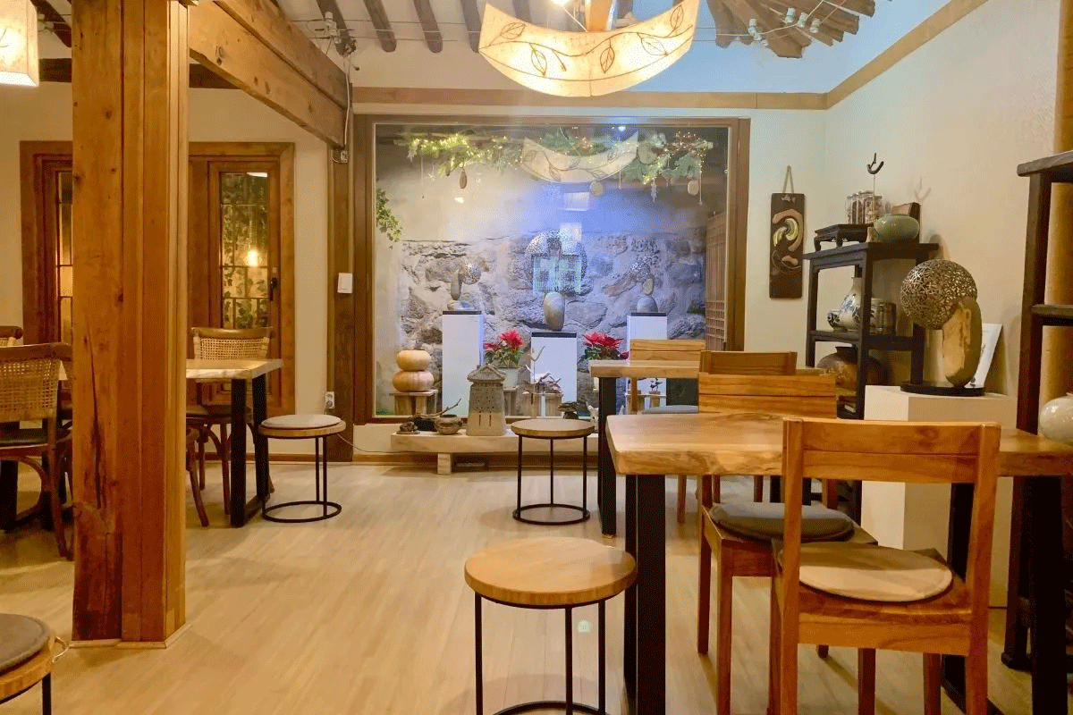 韓国、韓国旅行、韓国観光、ソウル、ソウル旅行、韓国カフェ、ソウルカフェ、韓国カフェ巡り、韓屋カフェ、韓屋村、北村、恩平、韓国伝統、韓国文化、三清洞、城北洞、韓国デザート、伝統菓子、伝統茶、オミジャ茶、パッピンス