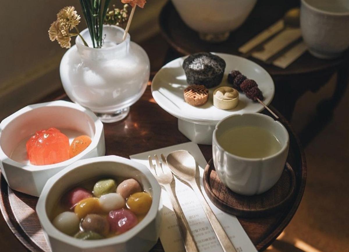 韓国、韓国旅行、韓国観光、ソウル、ソウル旅行、韓国カフェ、ソウルカフェ、韓国カフェ巡り、韓屋カフェ、韓屋村、北村、恩平、韓国伝統、韓国文化、三清洞、城北洞、韓国デザート、伝統菓子、伝統茶、オミジャ茶、パッピンス