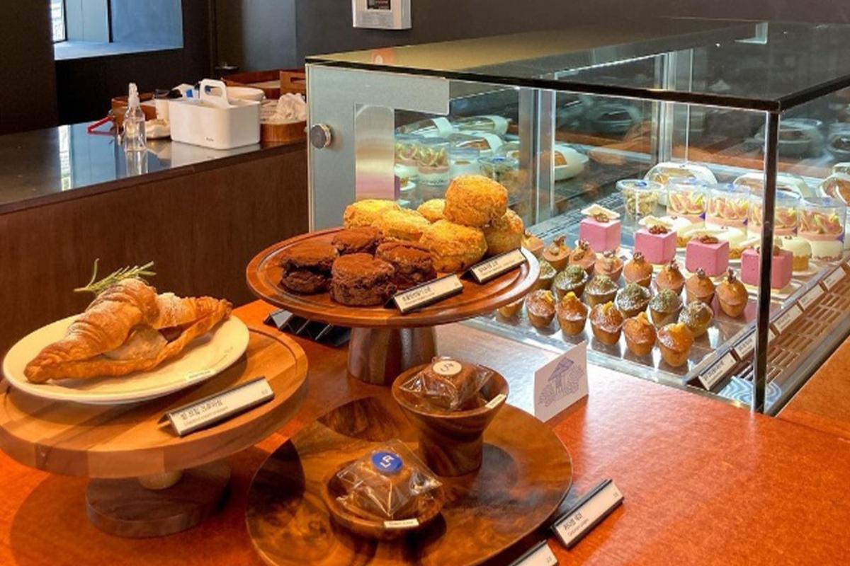 韓国、韓国旅行、韓国観光、ソウル、ソウル旅行、韓国カフェ、ソウルカフェ、韓国カフェ巡り、韓屋カフェ、韓屋村、北村、恩平、韓国伝統、韓国文化、三清洞、城北洞、韓国デザート、伝統菓子、伝統茶、オミジャ茶、パッピンス