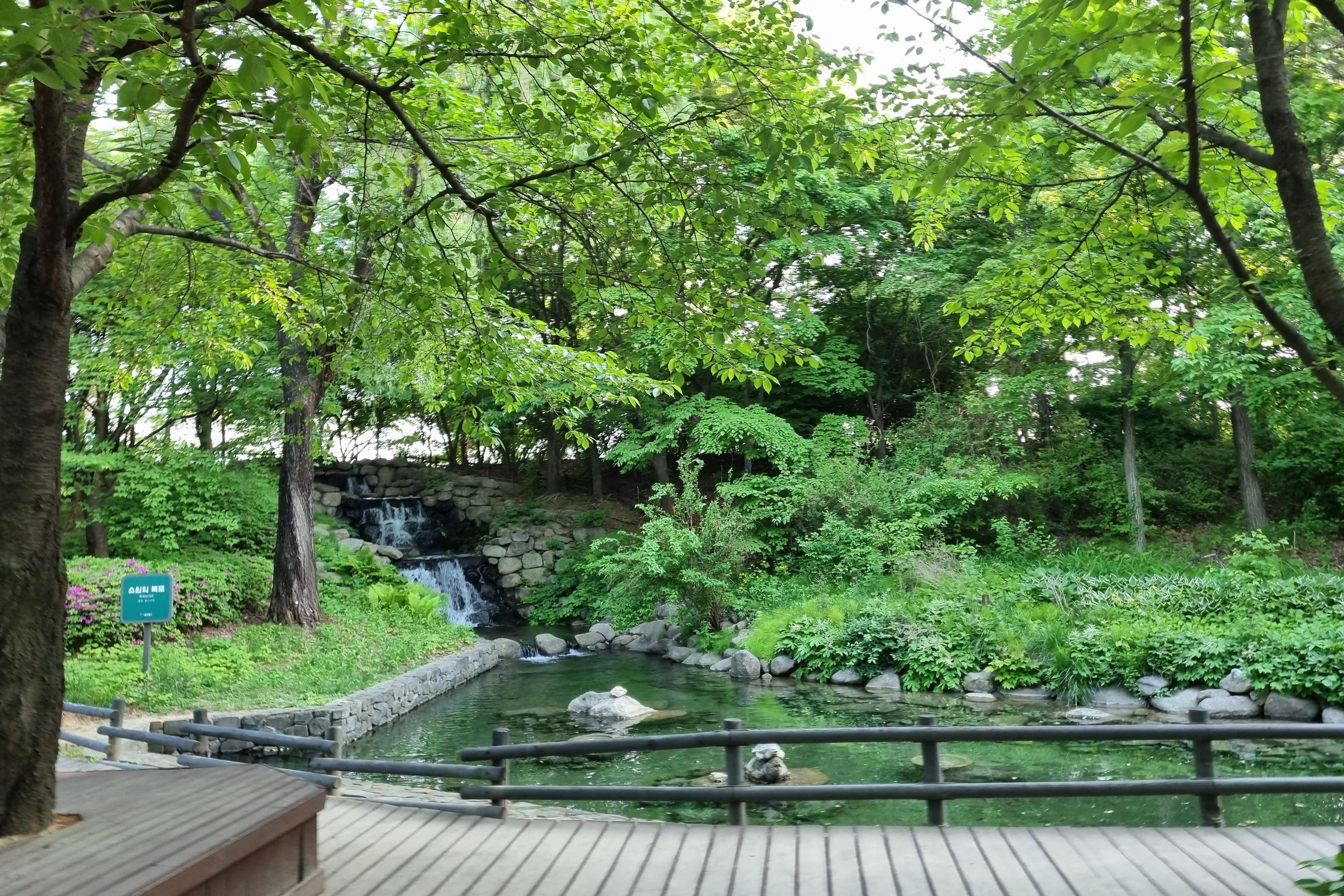 韓国公園、韓国ピクニック、ソウルの森、ソウルスプ、韓国森、韓国森の公園、ソウル森、ソウルの森公園、SMエンタ、SMエンターテインメントビル、聖水、ソンス、ソウルの森駅、水仁・盆唐線、トゥッソム駅、トゥッソム、ピクニック、ソウル、野外ラーメン、野外ピクニック、CUコンビニ、タルンイ、ソウル自転車、韓国自転車、自転車、UNDER STAND AVENUE、チキン、韓国チキン、韓国カフェ、韓国カフェ通り、ソウルの森カフェ、ソウルの森カフェ通り、GALLERIA FORET