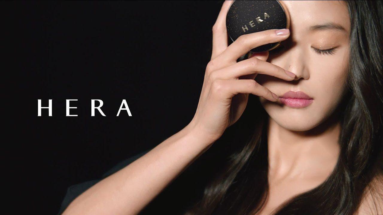 HERA black cushion compact, known for flawless coverage and luxurious design.
